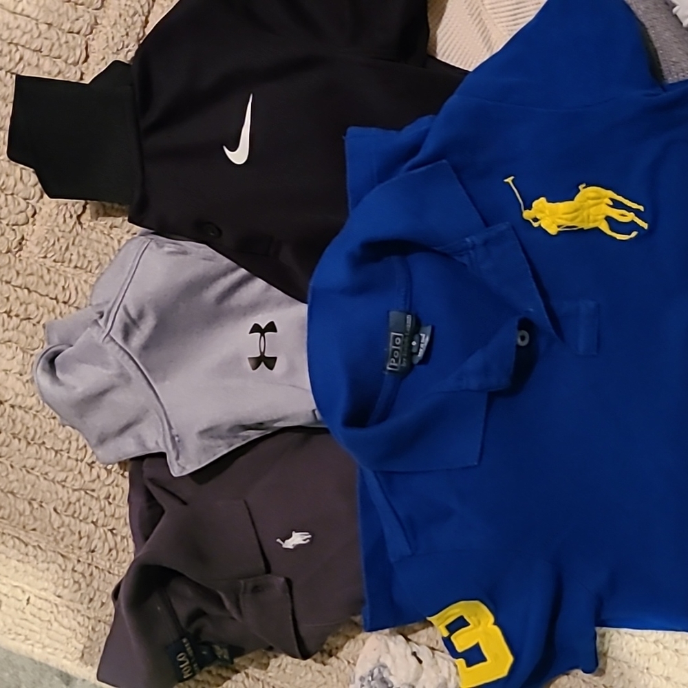 4 Boys size 6 short sleeve polo shirts.